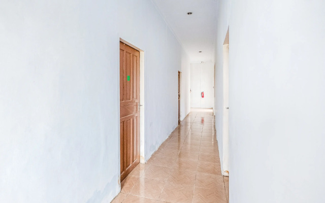 OYO 1906 Zhafira Guest House Syariah