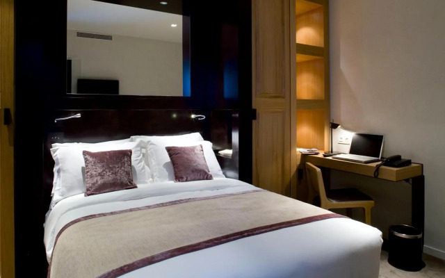 Hotel Marceau Champs Elysees