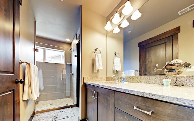 West Abigail - 4 Br Townhouse