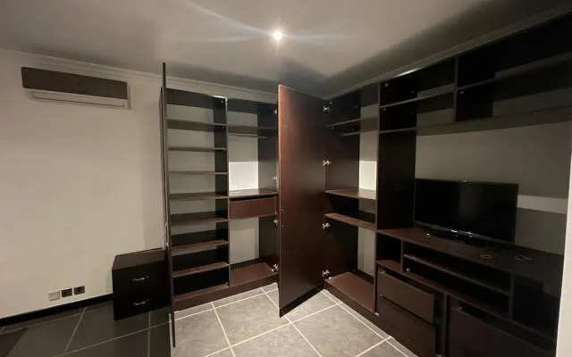 Remarkable 2-bed Apartment in Accra