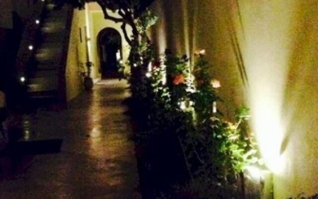 Effi Apartments