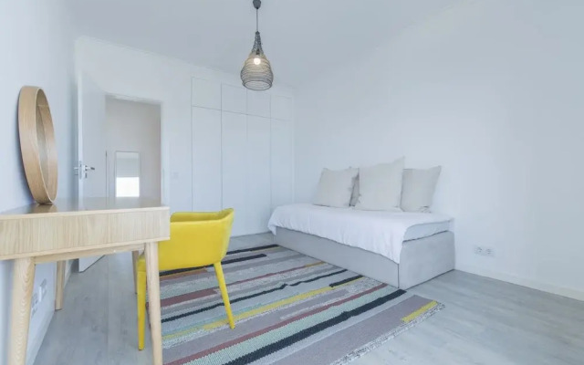 Luxurious Seaview Apartment in Estoril