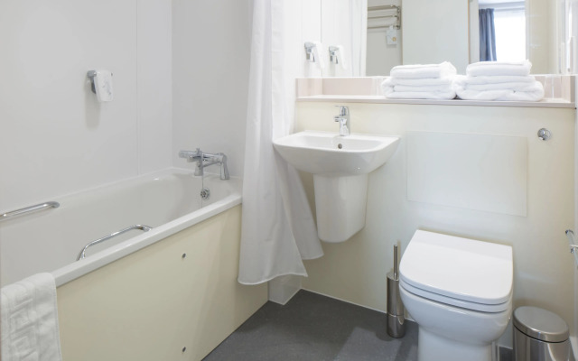 Paisley Pear, Brackley by Marston's Inns