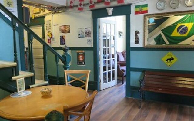 C&N Backpackers Hostel - Vancouver