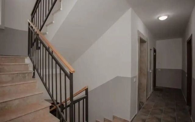 The Luxury Garden Apartment