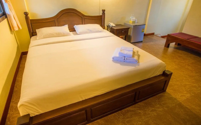 Chiang Kham Tilue Resort