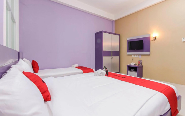 RedDoorz Plus near Stasiun Bekasi