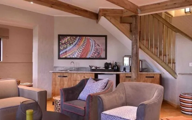 Victoria Falls Safari Suites