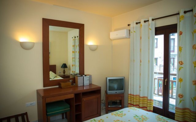 Maritsa's Hotel & Suites