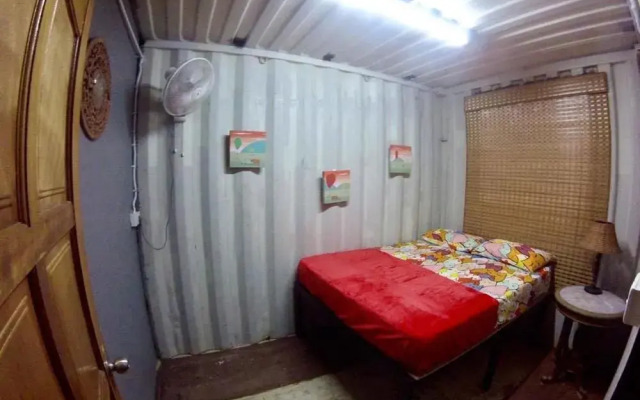 Honey Badger Hut Langkawi - Hostel