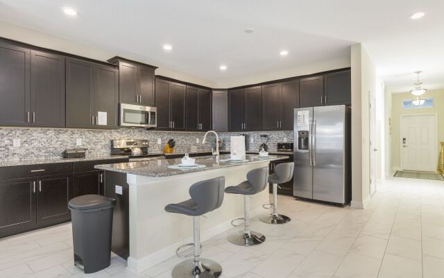 4784 Kings Castle Circle