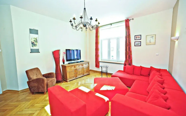 Red by Grand Apartments