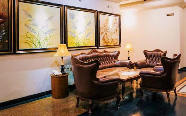 RuangNyaman at Coins Hotel