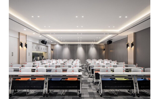 Campanile Hotel Wuhan Zhongnan Road Metro Station