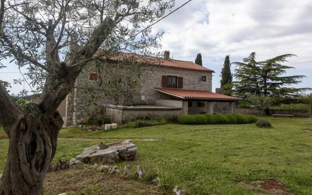 Dujam - Quite Location - H