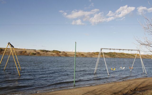 Lakefront Cottage in Manitou Beach