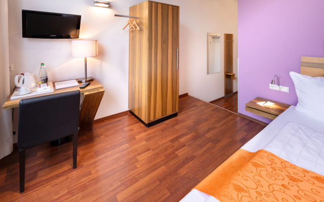 AMH Airport-Messe-Hotel