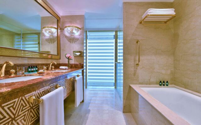 Sheraton Grand Doha Resort & Convention Hotel