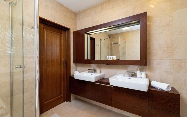 Family House Poreba Cracow by Renters