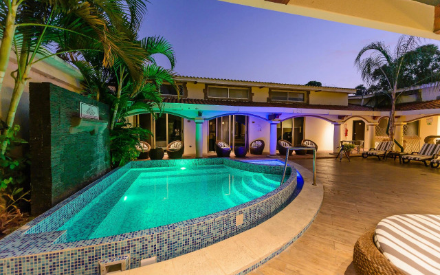 Cedros Inn Boutique Hotel