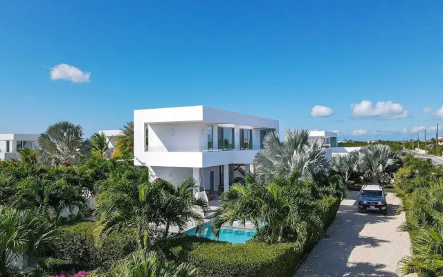 Vacation Villa, Oceanview and Hotel Amenities v1