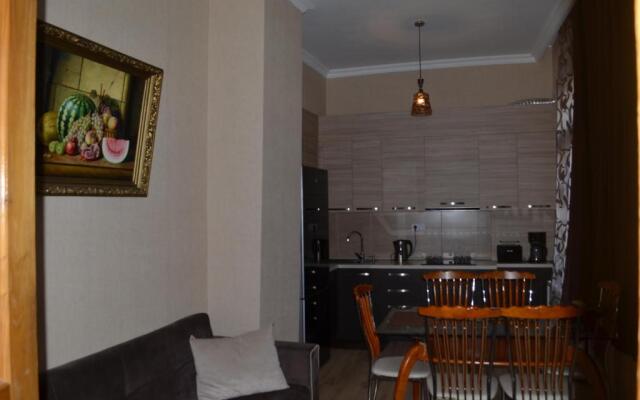 Happy Home Sololaki