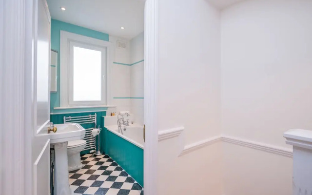 Heavenly Hammersmith Home by the River Thames