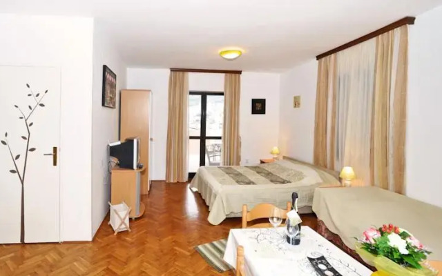 Ana Apartments