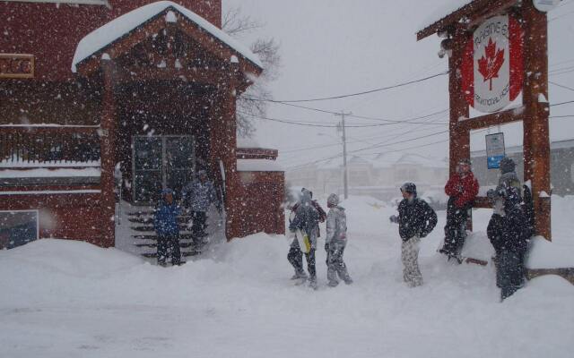 Raging Elk Adventure Lodging