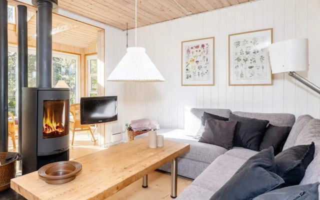 Tranquil Waterside Retreat-by Traum