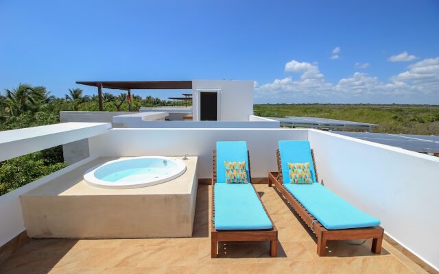 Family Home with Ocean View by Olahola