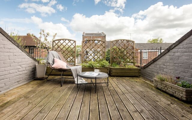 The Press House - Warm & Stylish 2BDR British Design Home in Jericho