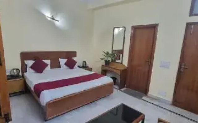 Hotel Shri Hari by OYO Rooms