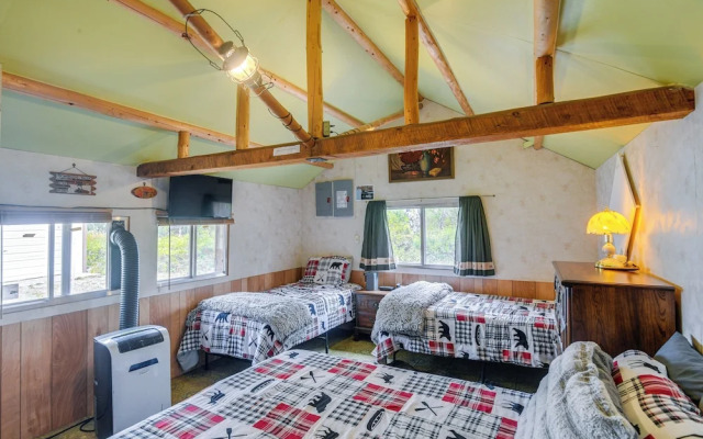 'grandpa's Cabin' ~ 30 Miles to Yellowstone!