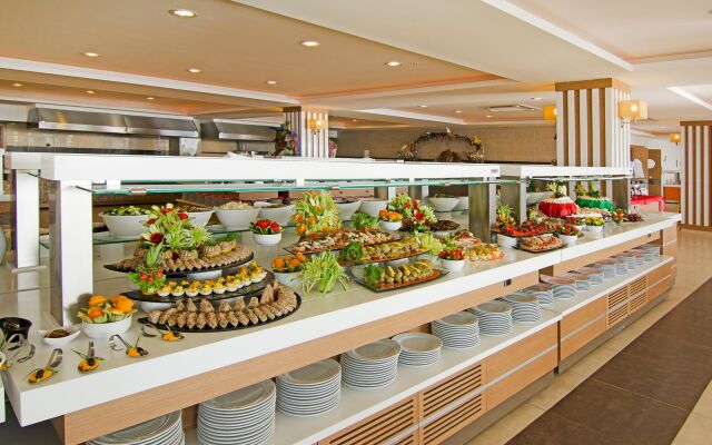 Palm Wings Beach Resort & Spa Kusadasi- All Inclusive