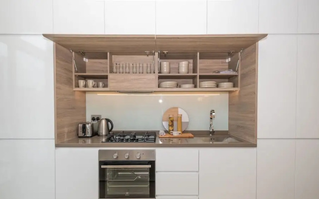 LUX The Modern Marina Suite 2 bed