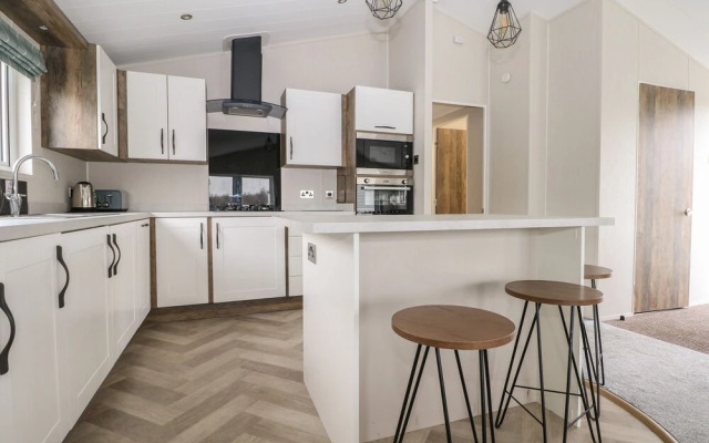 Lodge at Chichester Lakeside