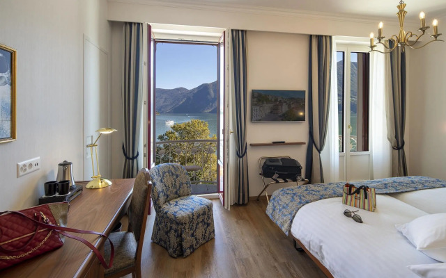 International au Lac Historic Lakeside Hotel