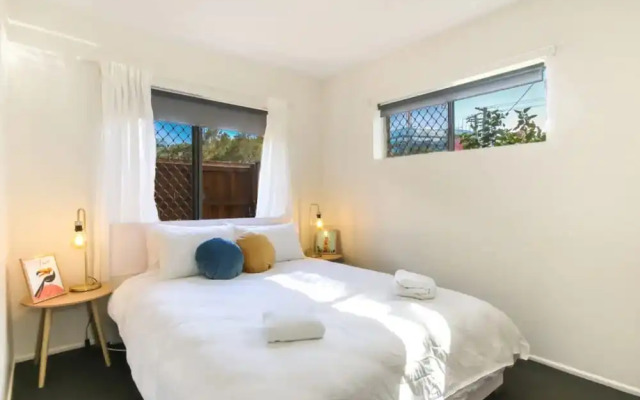 Modern 2 Bedroom Ground Floor Beach Pad In Coolangatta