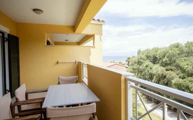 Robolla Beach Apart Hotel