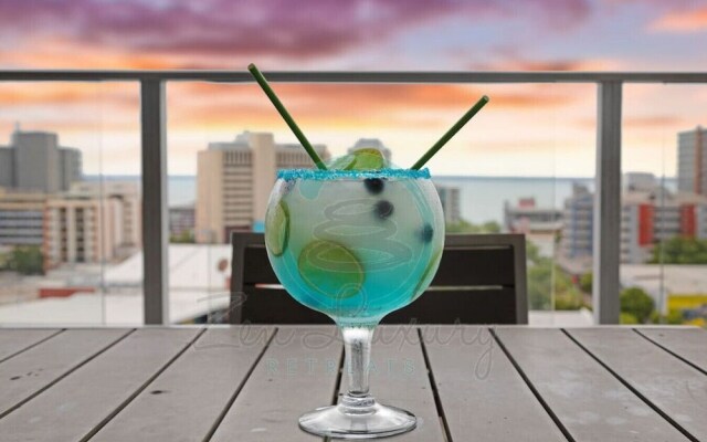 ZEN OCEAN BLISS - 2BR  Cozy Apt Sea View