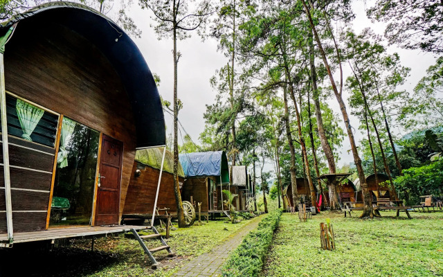 OYO 90474 Caravan Camp