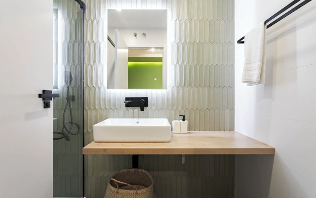 Vallecas Suites by Olala Homes