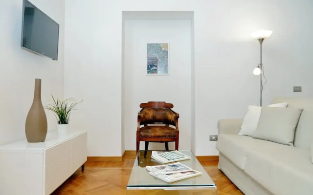Giulia Charme - My Extra Home