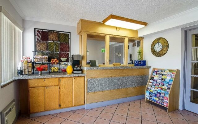 Central Phoenix Hotel