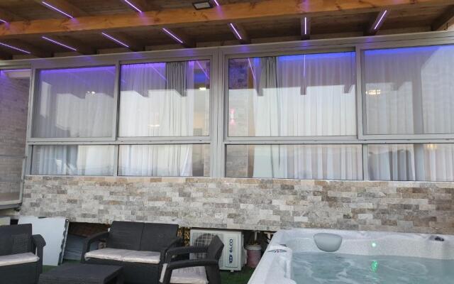 Avshalom Holiday Apartments