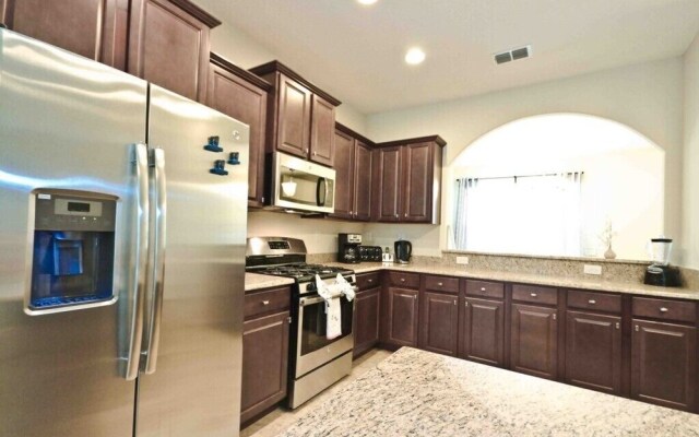 5361 Oakbourne Avenue 6 Bedroom Home