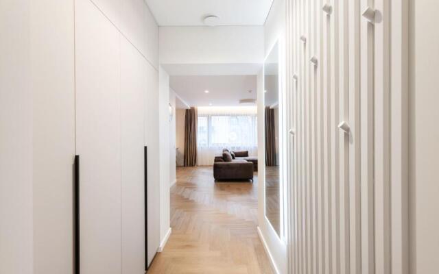 3 Bedroom Apart/24h self check in/free parking/up to 6 people/