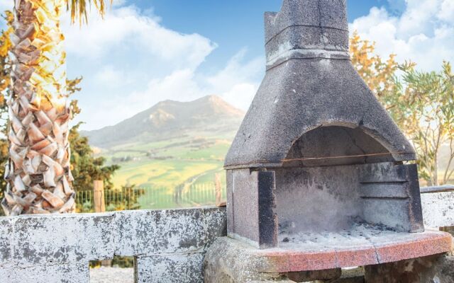 Valley-view Holiday Home in Sperlinga With Private Pool