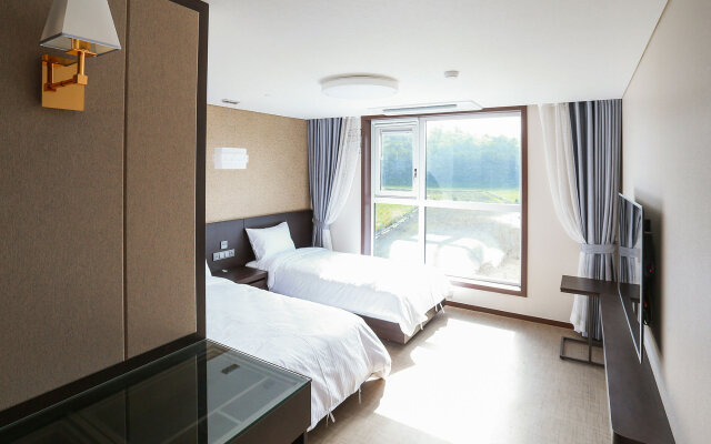 Jeju Stay in Seongsan Hotel